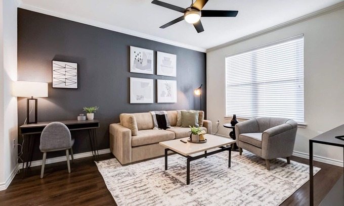 Burleson Apartment | Modern Apartment in Prime Location (ID9554X56)