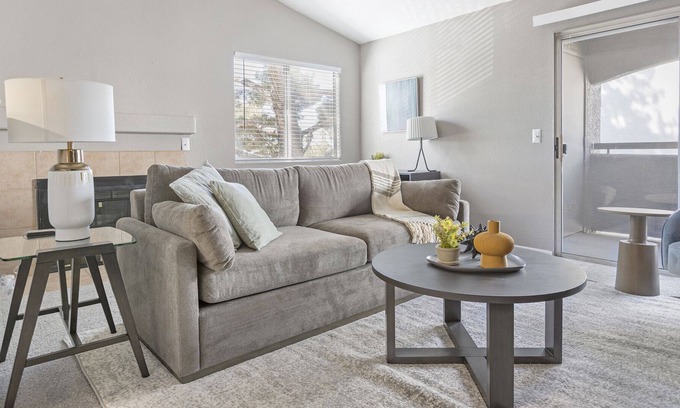 Sunrise Manor Apartment | Stylish Apartment with Kitchen & Wheelchair Access