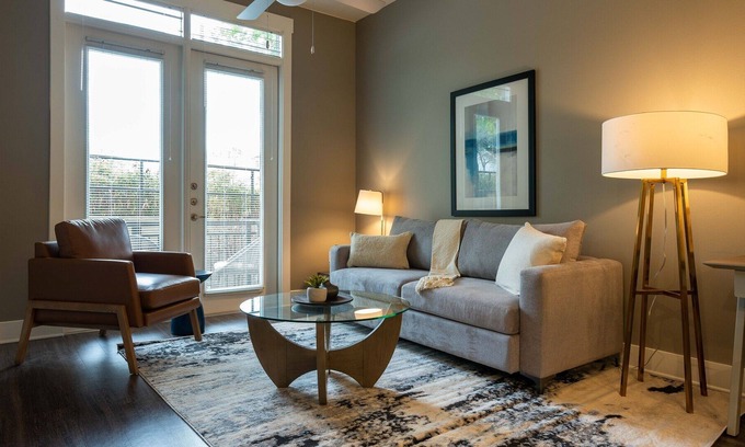Allandale Apartment | Modern Apartment in Prime Location (ID1813X74)