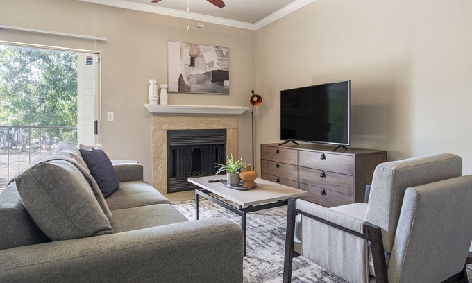 Cityplace Apartment | Modern Apartment with Kitchen in Prime Location