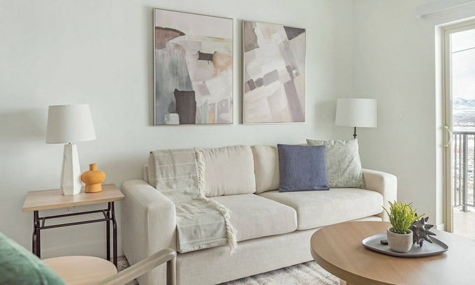 Draper Apartment | Modern Apartment with Kitchen in Ideal Location