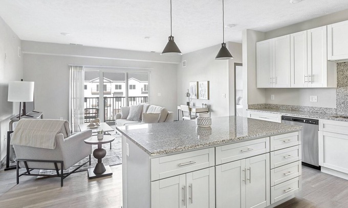 Valley Apartment | Stylish Apartment with Kitchen in Central Location