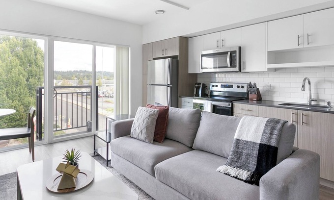 Kent Apartment | Modern Apartment with Kitchen in Prime Location