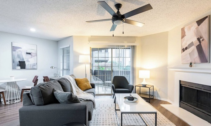 Fort Worth Apartment | Stylish Apartment with Kitchen in Prime Location