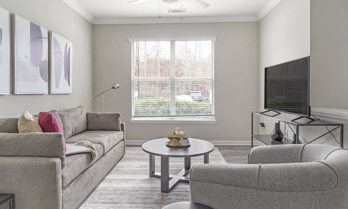 Raleigh Apartment | Modern Apartment in Prime Location (ID1210X206)