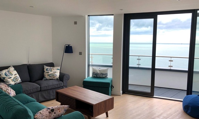 Ramsgate Apartment | Oceanfront Apartment with Direct Beach Access and Pool
