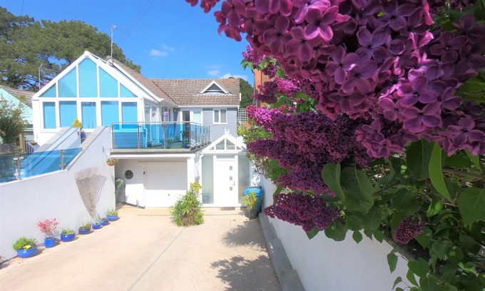 Sandbanks Apartment | Stylish Sandbanks Apartment with Private Garden & Ocean View