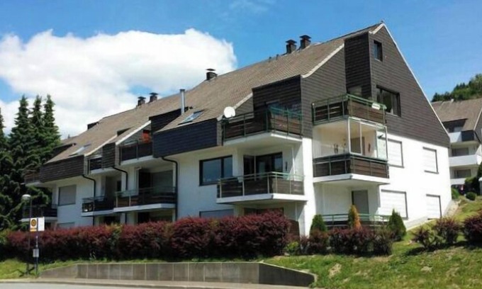 Niedersfeld Apartment | Ideal Retreat: Modern Lakefront Apartment in Winterberg
