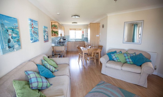 Newquay Apartment | Stylish Apartment with Oceanfront Views in Newquay