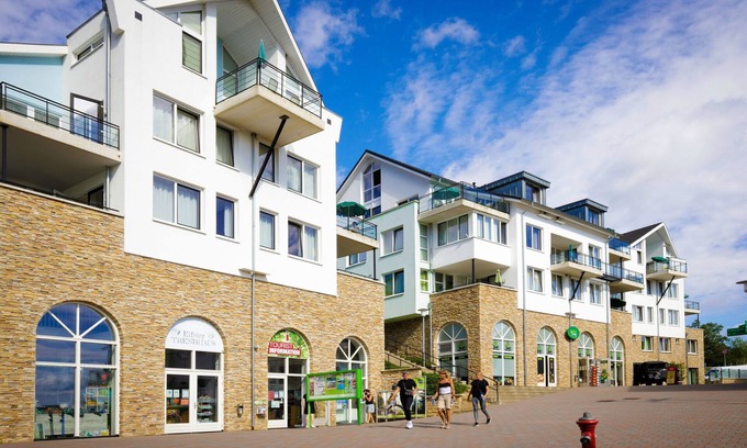 Heimbach Apartment | Modern Nature Retreat: Pool, Breakfast & Family-Friendly!