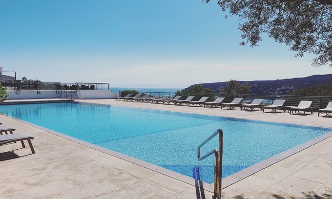 Cadaques Resort | Modern Apartment with Breathtaking Bay Views in Cadaqués