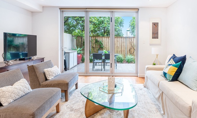 Bondi Apartment | Modern Apartment with Pool, Ocean View & Large Courtyard