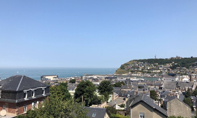 Fecamp House | Scenic Apartment with Panoramic Sea Views and Spa