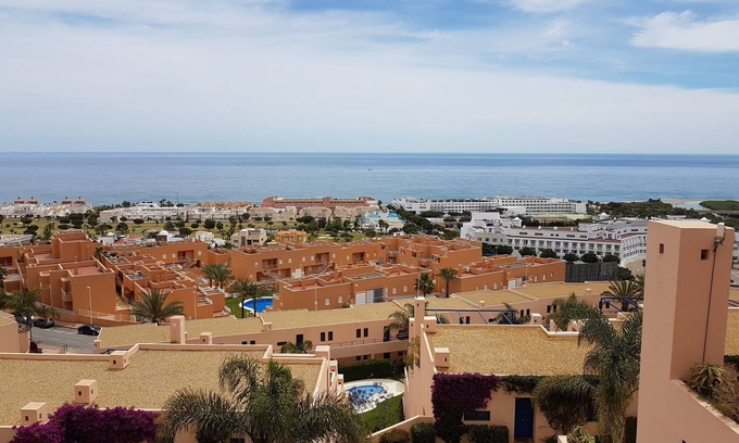 Mojacar Apartment | Modern Apartment with Wifi, Ocean Views & Pool Access
