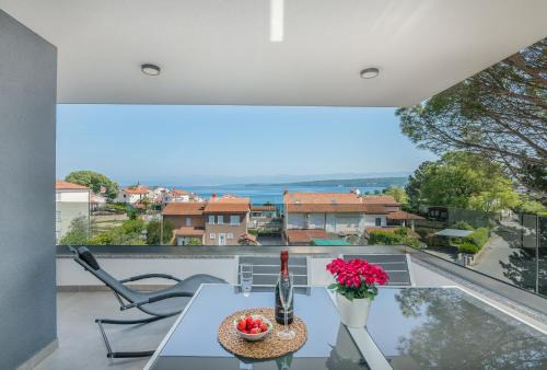 Vantacici Apartment | Elegant Oceanfront Apartments at Elle Malinska - 5 Star Stay