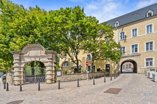 Ville Haute Apartment | Clausen Contemporary Retreat: 4-Star Escape with Top Reviews