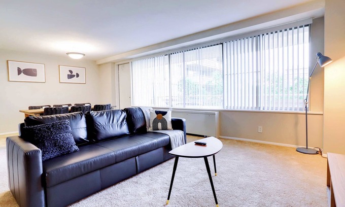 Crystal City Apartment | Family-Friendly Two Bedroom Apartment Near Crystal City