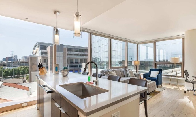 Downtown Apartment | Modern Apt Near Train Station