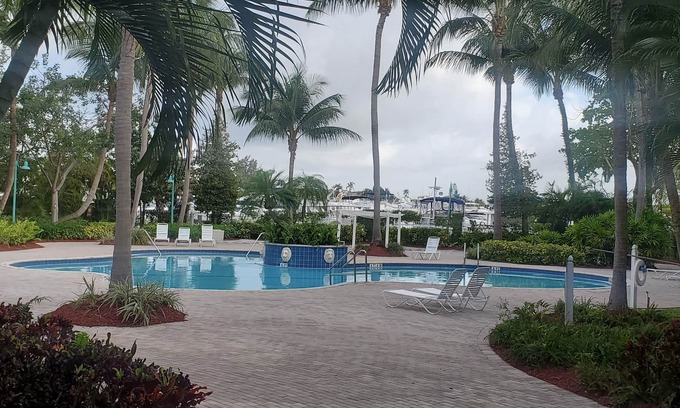 Fort Lauderdale Apartment | Modern Apartment with Marina View - Top Rated Amenities!