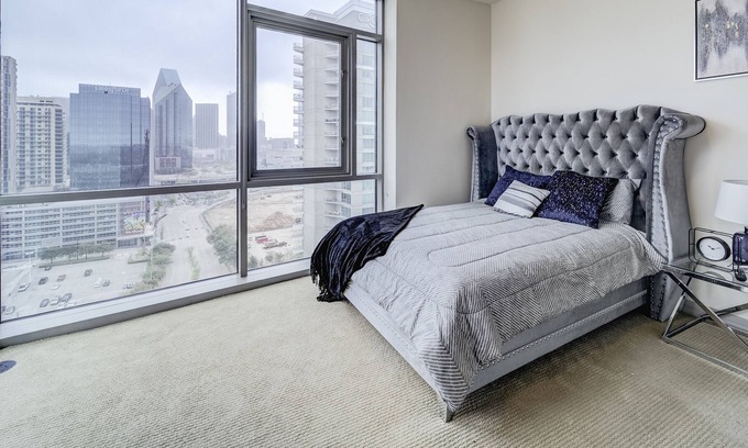 Uptown Apartment | Modern Apartment with Incredible Downtown Dallas Views