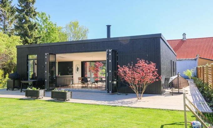 Amager Villa | Elevate Your Stay at the Modern Atrium House - 4 Star Hotel