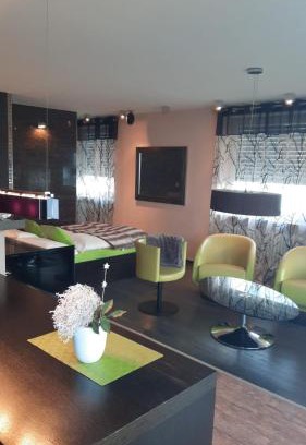 Weiden in der Oberpfalz Apartment | Stylish Art Apartment in Central Weiden - Rated 9.3/10