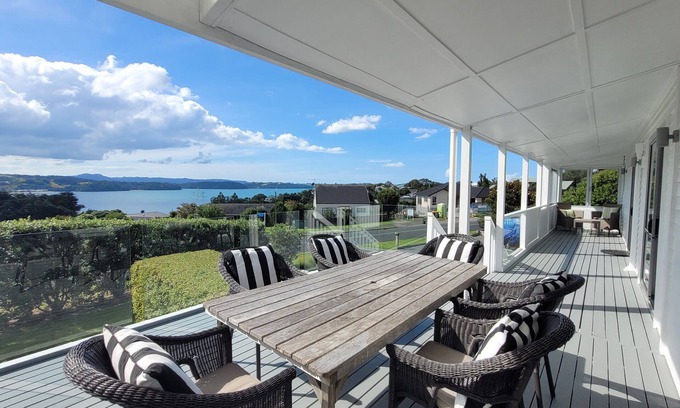 Snells Beach House | Modern Beach House with Oceanfront Views - Rated 9.8/10