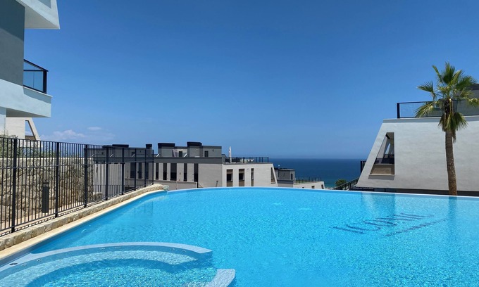 Gran Alacant Apartment | Family-Friendly Beach Retreat with Spa and Ocean Views