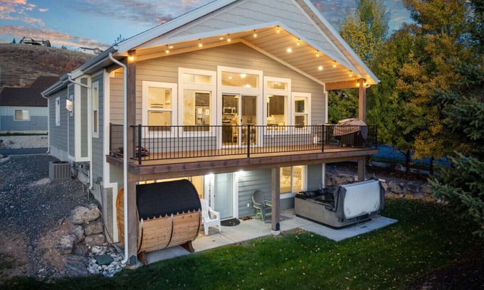 Garden City House | Unwind with a Private Hot Tub and Pool Access Retreat