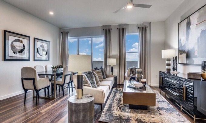 Dallas Apartment | Modern Two-Bedroom Apartment Near Botanical Gardens