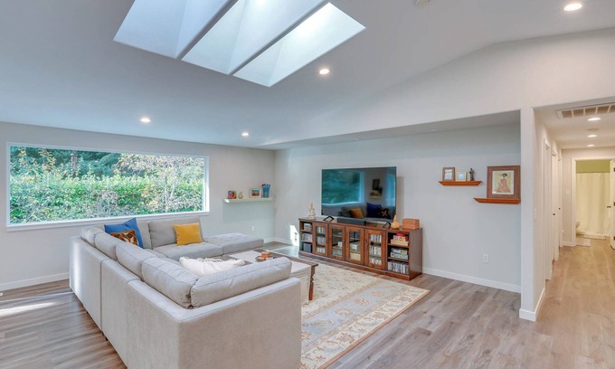 Sudden Valley House | Modern Bellingham home for work & play, beach access
