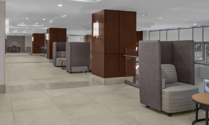 Bethesda Hotel | Modern Bethesda Pet Friendly Unit Near Red Line And NIH Access - 4 Rooms