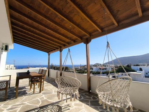 Gavrio Apartment | Beautiful Big House by the Port of Andros - 4 Star Stay