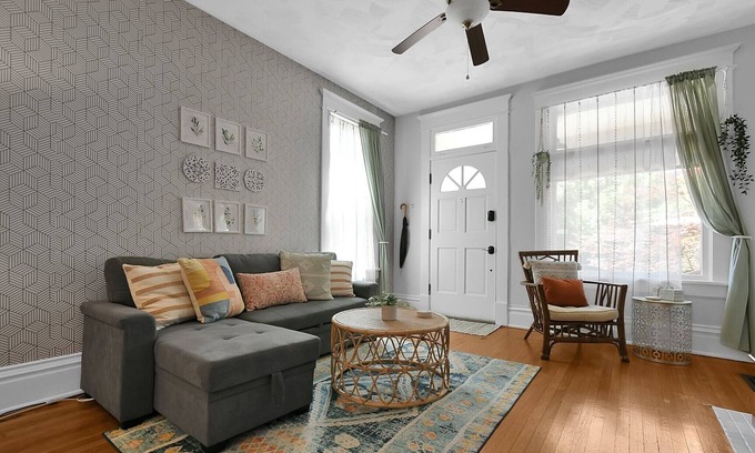 Olde Towne East House | Stylish 1BR Retreat Near Downtown with Breakfast & Kitchen