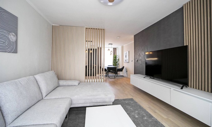 Novi Zagreb Apartment | Contemporary Two Bedroom Apartment in Zagreb with Spa & Kitchen