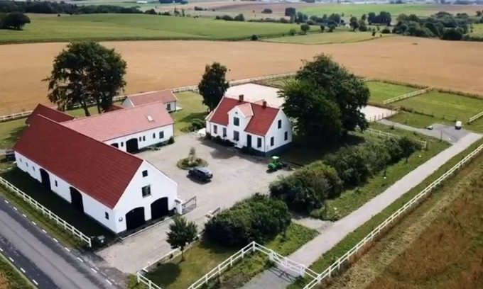 Listarum House | Modern Bungalow Retreat in Österlen with Family-Friendly Amenities