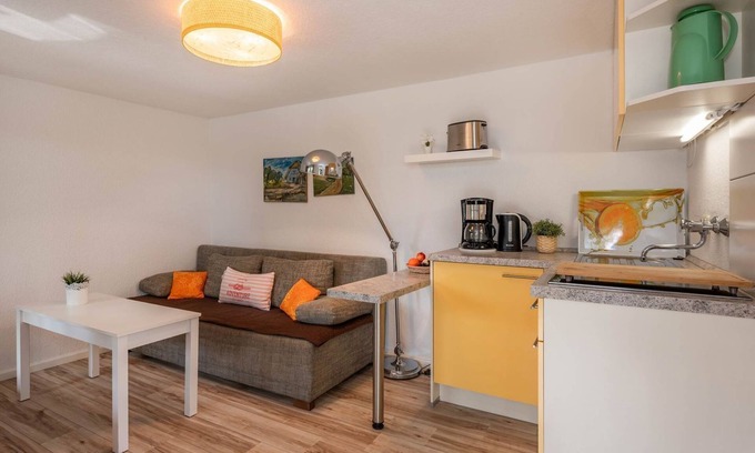 Luetow Apartment | Pet-Friendly Bungalow with Ocean View - Ferienresort Möwenort