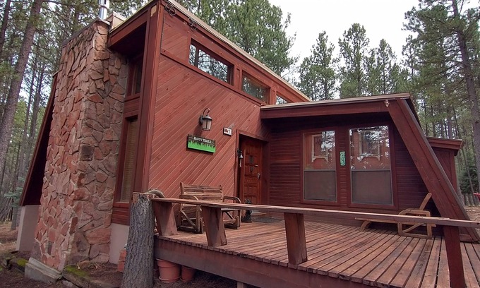 Angel Fire House | Cozy Cabin in the Woods | Pet-Friendly with Modern Amenities