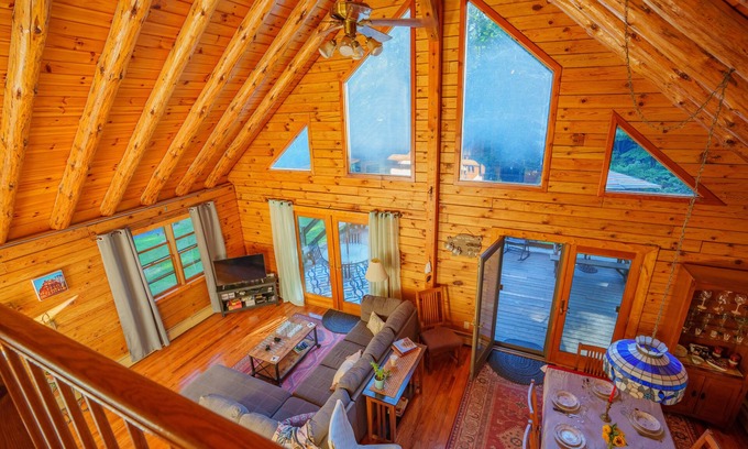 Kingston Cabin | Exceptional Modern Cabin in the Woods - Pet Friendly Retreat