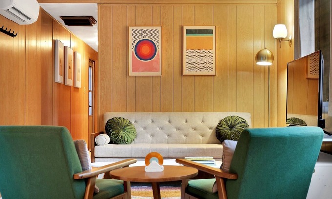 Dunsmuir Cabin | Cozy Modern Cabin with Kitchen & Child-Friendly Amenities