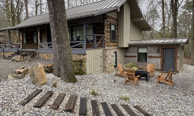 Kirby House | Relaxing Cabin Retreat on Beautiful Lake Greeson