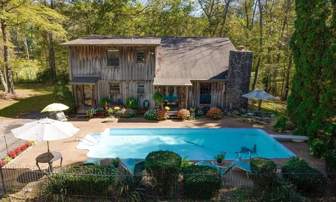 Hendersonville House | Inviting Cabin with Private Pool Near Nashville