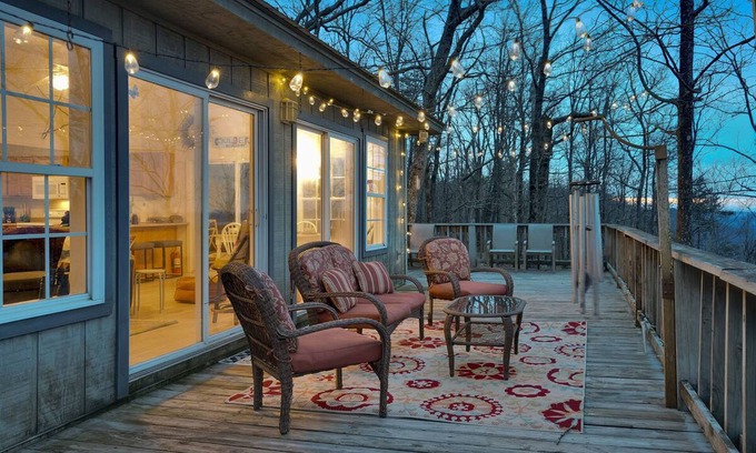 Trenton House | Inviting Mountain Cabin with Views, Deck & Fireplace