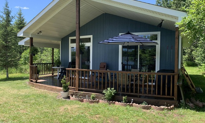 Houghton House | Perfect Getaway at Modern Camp on Portage Lake