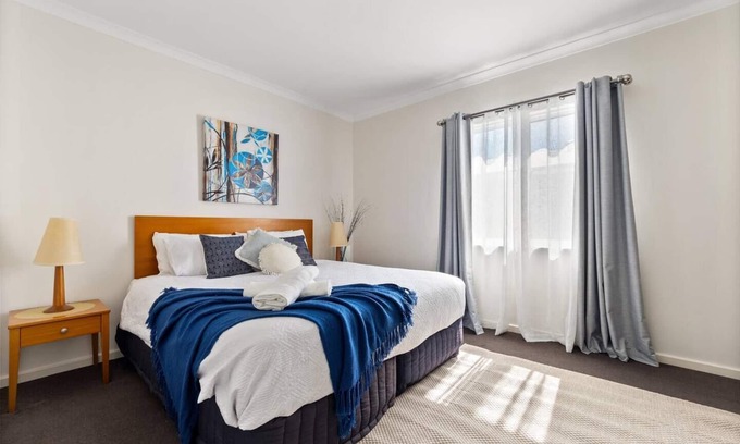 Halls Head Apartment | Exceptional Modern Canal Apartment with Private Pool