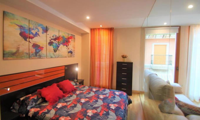 San Anton Apartment | Modern CasaTuris Apartment with Scenic Castle Views
