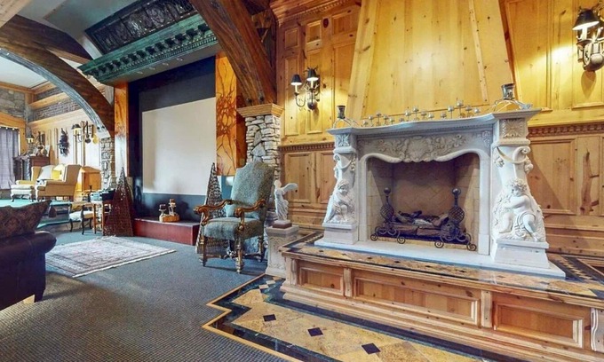 Downtown St. Louis Apartment | Premier Modern Castle in Downtown St. Louis - 10/10 Rated