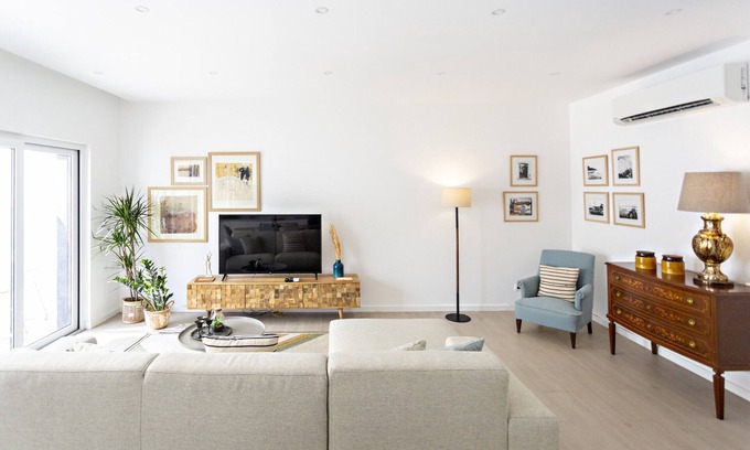 Cabanas House | Modern Hotel in Central Location with Spa & Family Amenities