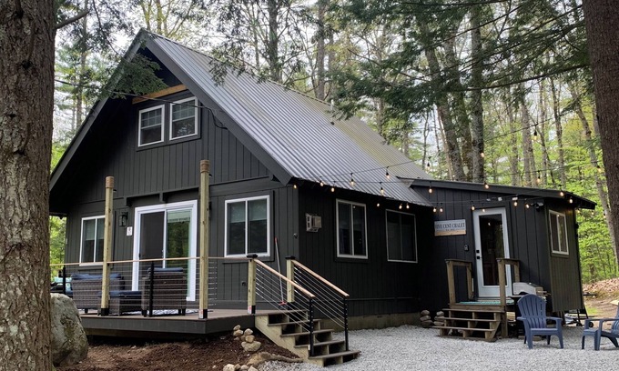 Eidelweiss Village Ski Chalet | Modern Chalet: 3-BDRM Pet Friendly with Ocean View