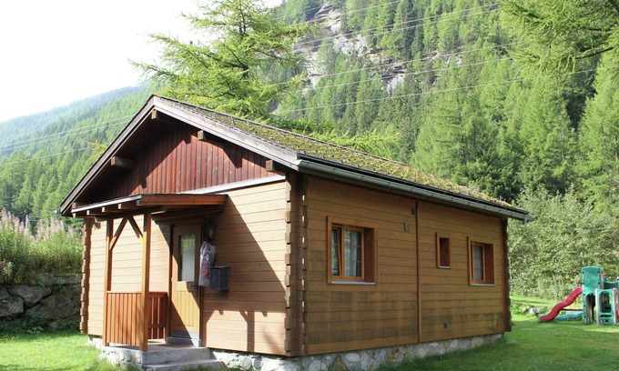 Saas-Balen Ski Chalet | Modern Chalet in Saas-Balen with Garden